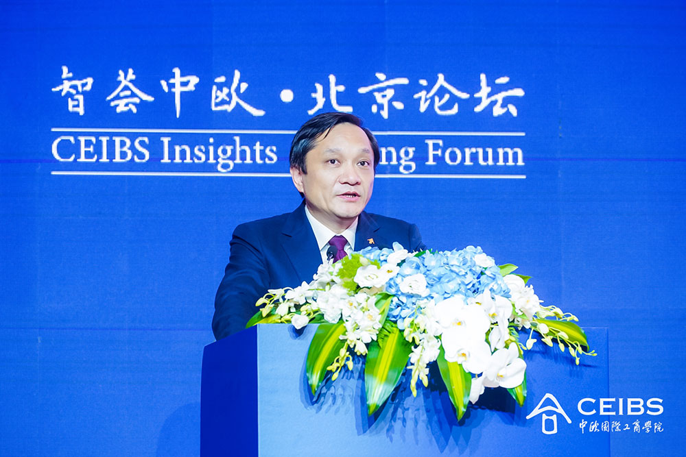 中欧国际工商学院副院长兼教务长丁远