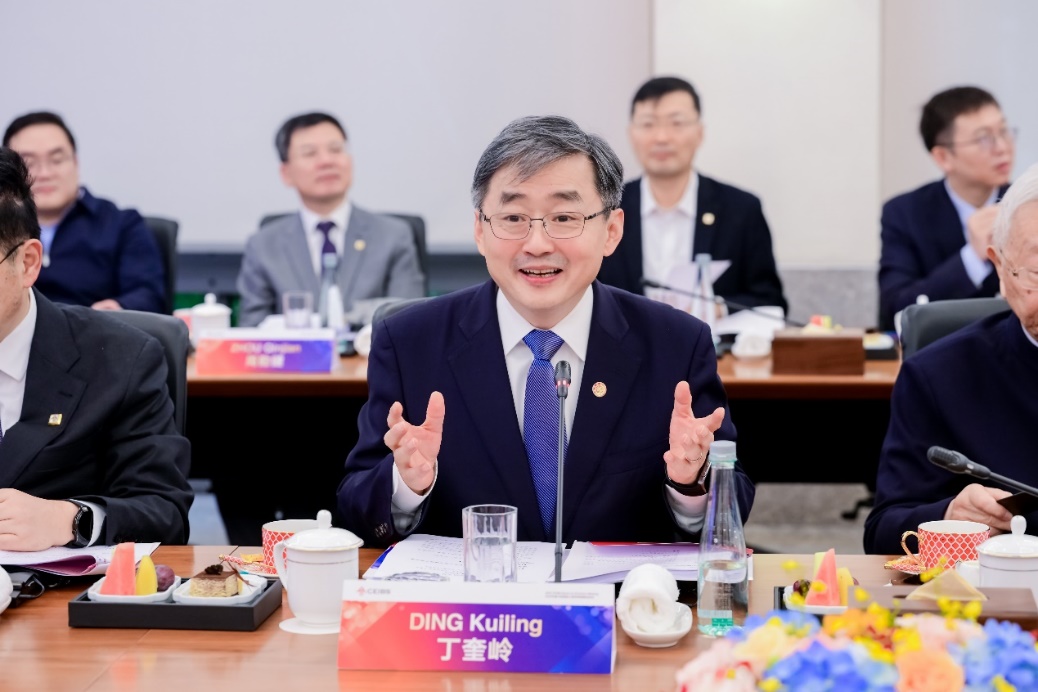 中欧国际工商学院2025年度理事会会议成功举行