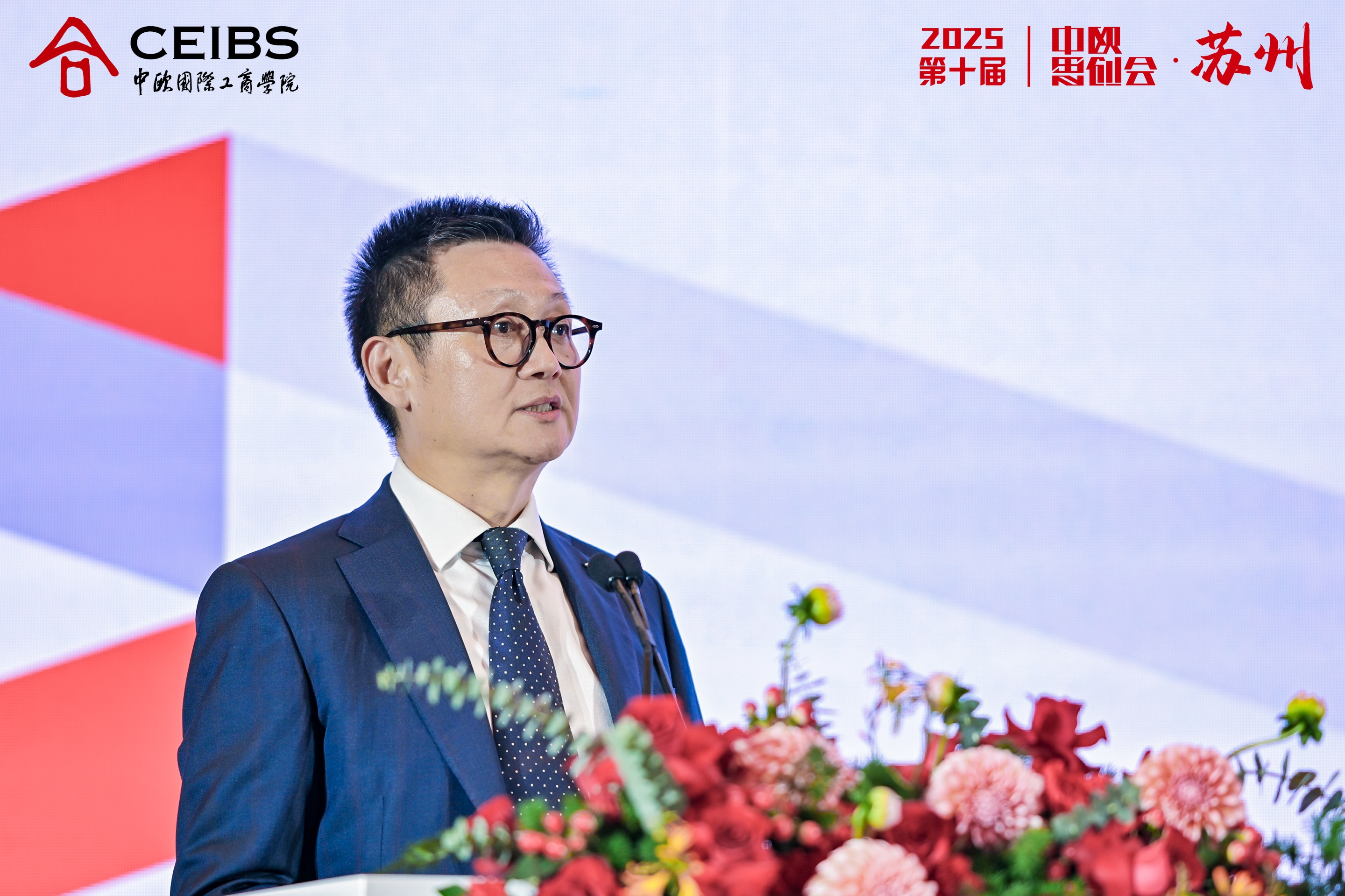 中欧校友会苏州分会会长、苏州市新时代工商管理企业家联合会会长、苏州金螳螂企业(集团)有限公司董事长倪林(EMBA2004)