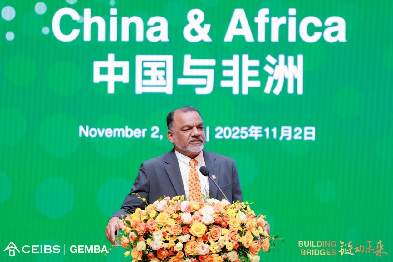 中欧经济学教授、副教务长及Global EMBA课程主任芮博澜（Bala Ramasamy）