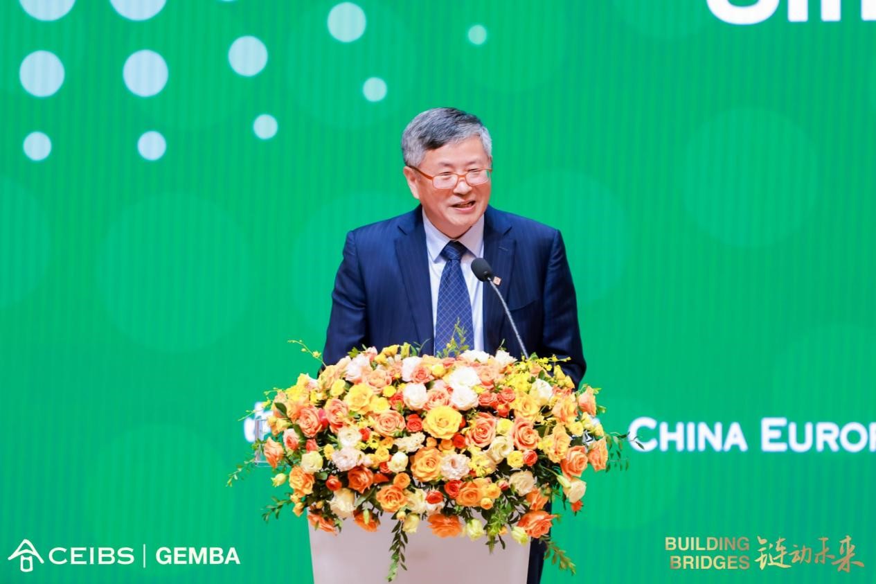 中欧法国依视路会计学教席教授、副教务长许定波