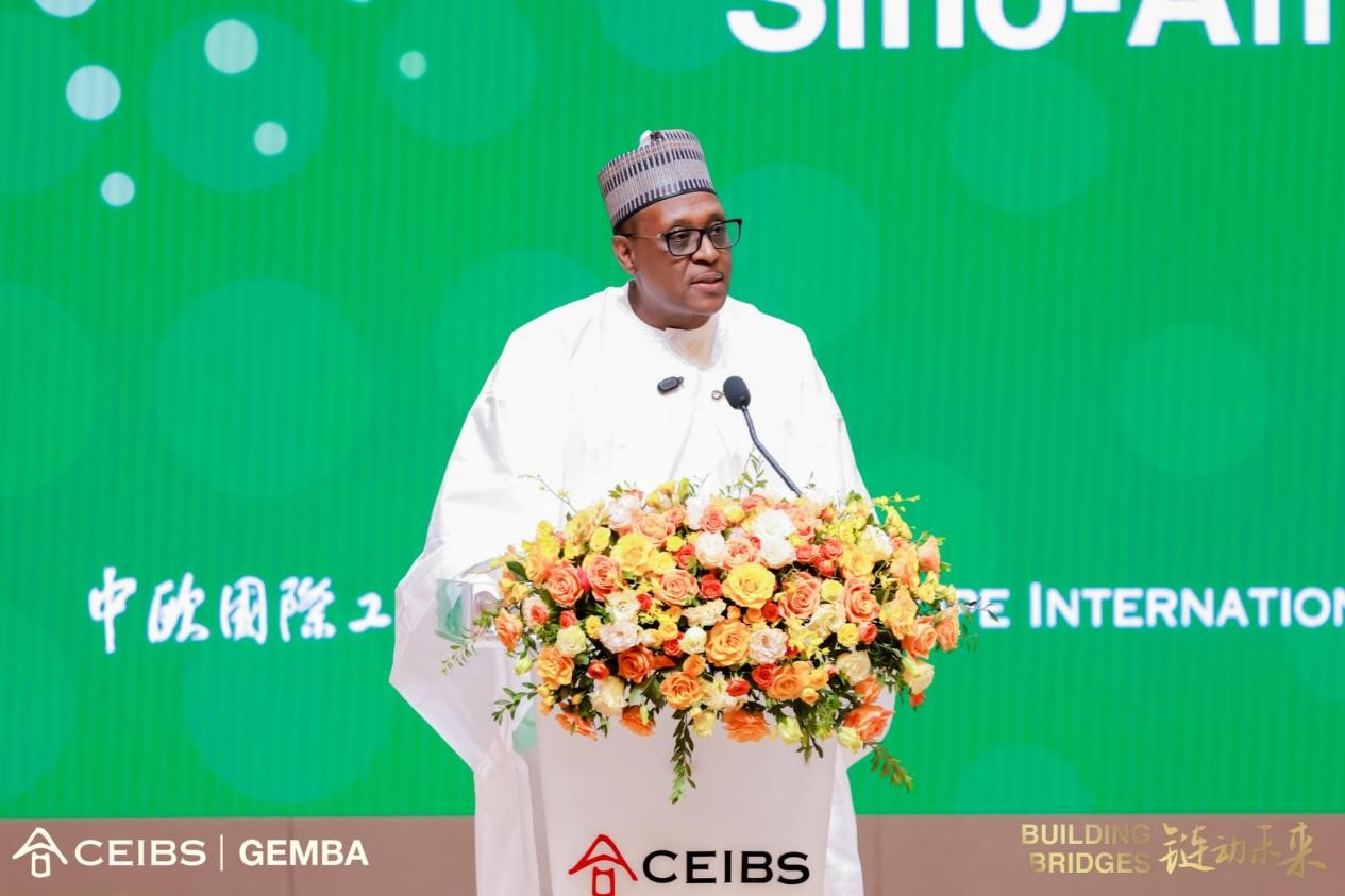 尼日利亚联邦卫生部部穆罕默德•阿里•帕特阁下