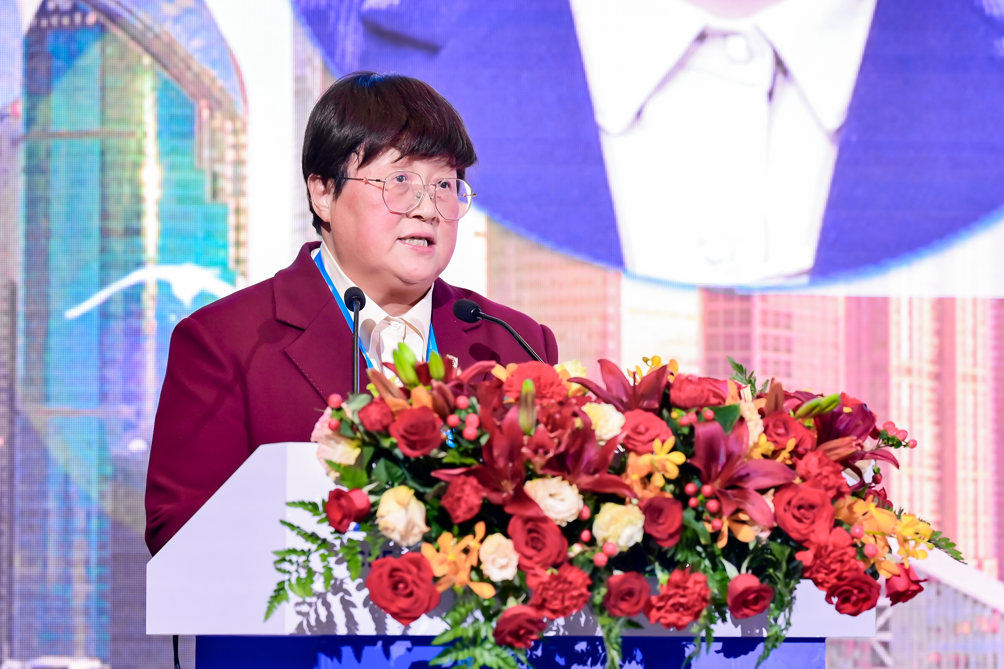 汪泓院长发表致辞