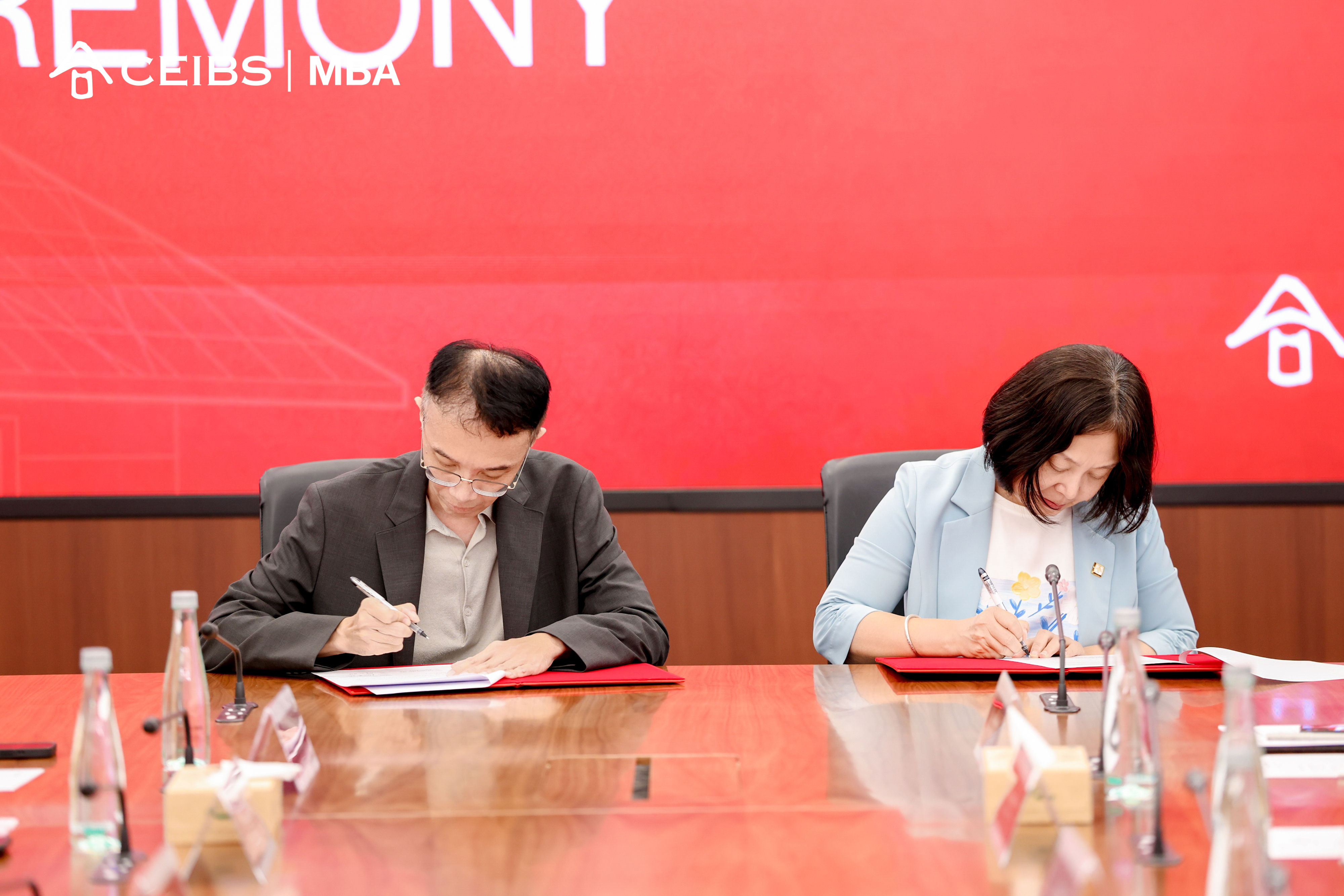 signing